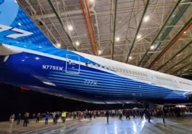 Boeing «бўш келмаяпти»: компания тарихдаги энг узун лайнерни тақдим этди фото