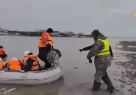 Qozog‘istonda suv toshqinlari: aholi evakuatsiya qilinmoqda (video) фото