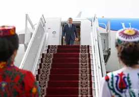 Shavkat Mirziyoyev Dushanbe shahriga yetib bordi фото