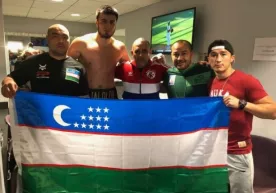 Баҳодир Жалолов проф боксдаги дебют жангини нокаутли ғалаба билан бошлади​ фото