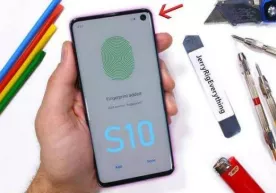 “Jonli” video: Galaxy S10ʻni ayovsiz tirnab-bukib sinab koʻrishdi фото