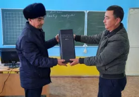 МИБ томонидан мактабларга компьютер совға қилиш Жиззахда ҳам амалга оширилди фото