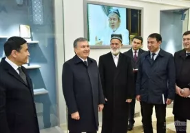 Шавкат Мирзиёев Самарқанддаги ўзаро ҳамоҳанг икки илм масканини кўздан кечирди (фото) фото