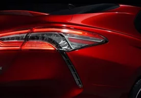Янги Toyota Camry’нинг илк фотосурати пайдо бўлди фото