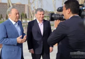 O‘zbekiston va Qozog‘iston Prezidentlari birgalikda Samarqandni aylanishdi фото