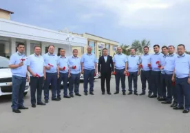 Тошкент вилоятининг 14 та туман давлат солиқ инспекцияси раҳбарларига хизмат машиналари топширилди фото