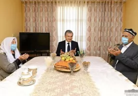 Prezident Komil Rahimov xonadonida mehmon bo‘ldi (foto) фото