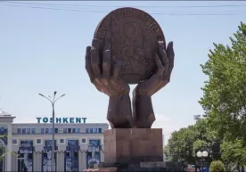 Тошкент вокзали яқинидаги «танга тутиб турган қўллар» ҳайкали олиб ташланди фото