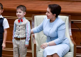 Сенат раиси: “Ҳар бир бола ҳақиқий меҳрни оилада олади” фото