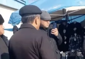 Qashqadaryodagi bozorda savdogarlar «zamhokim»ni kaltakladi фото