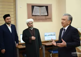 Prezident kam ta’minlanganlarga Umraga borishda yordam berilishini aytdi фото