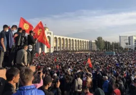 Qirg‘izistondagi tartibsizliklar vaqtida turmalarni tark etganlardan ortga qaytish talab qilindi фото