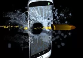 Egasining sergapligidan qizib ketgan telefon oxiri portladi (video) фото