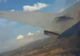 Йўловчи ҳалокатга учраган самолётнинг қулашини тасвирга олди (видео) фото