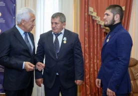 Xabib va uning otasi orden bilan mukofotlandi фото