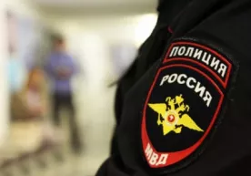 Санкт-Петербургда пора ундиролмаган полициячилар Ўзбекистон фуқаросининг паспортига ҳақоратли сўзларни ёзиб қўйди фото