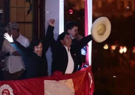 Peruda sobiq qishloq o‘qituvchisi prezident saylovi g‘olibi deb e’lon qilindi фото