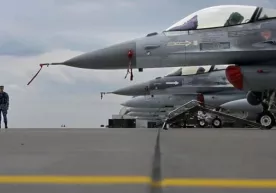 Ukrainalik uchuvchilarning birinchi guruhi F-16 qiruvchilarini boshqarish bo‘yicha o‘qishni yakunladi фото