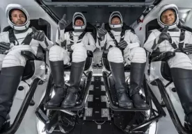 SpaceX илк бор космик туристларни Халқаро космик станцияга олиб чиқди фото