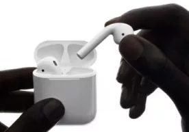 Apple Airpods гарнитураси қўнғироқ пайтида ўчиб қолмоқда фото