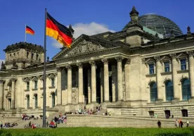 Germaniya Ukrainaga harbiy yordamni ikki baravar oshiradi фото