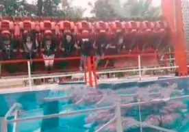 Samarqandda bir qiz katta tezlikdagi attraksiondan yiqildi (video) фото