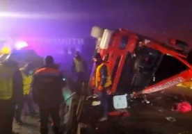 Пропан ортилган «МАН» юк машинаси ағдарилиб кетди (видео) фото