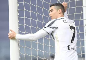 Shomurodovga qarshi o‘ynagan Ronaldu futbolkasini nega otib yubordi? фото