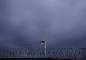 Трамп Гуантанамо қамоқхонасини ёпиб юбориш ҳақидаги қарорни бекор қилди фото