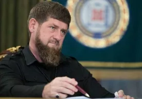 Қодиров Чеченистондан «ўқитиб тайёрланган жангчилар» бўлинмаси Украинага жўнаб кетганини маълум қилди фото