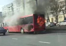 Qozonda ichida 40 nafar yo‘lovchisi bo‘lgan avtobus yonib ketdi (video) фото