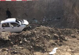 Toshkentdagi metro qurilishi chuquriga "Matiz" tushib ketdi фото