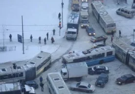 Москванинг қатор шосселарида 7-10 километрли тирбандликлар юзага келди фото