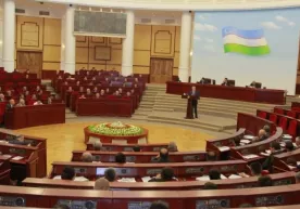 Президент сенаторларга: «Баҳслар бўларди, битта таклиф учун олиб бориб, олиб келарди» фото