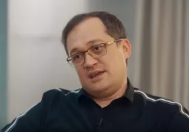 Комил Алламжонов: Журналист ва блогерлар гапирган гапи учун қамалмаслиги керак фото