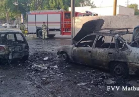 Jizzaxdagi «zapravka»da ikki avtomobil yonib ketdi фото