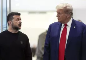 Трамп Зеленскийга зудлик билан ўт очишни тўхтатиш кераклигини айтди фото