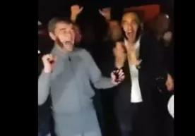 Alisher Sultonov Mingbuloqdan chiqqan neftni yuziga surtib nishonladi (video) фото