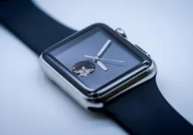 Ҳаваскор видеоблогер қувватлантириш шарт бўлмаган Apple Watch’ни тақдим этди фото