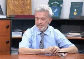Пойтахтни Жиззахга кўчириш таклифини берган ёзувчи: Мирзиёевга «пахта» қўймаганман фото