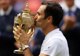 Wimbledon—2017. Rojer Federer ulkan tojda 19-g‘alabasini qo‘lga kiritdi. Bu rekord ko‘rsatkich фото