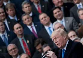 Трамп бадавлат америкаликларга солиқ оширилишини «катта фалокат» деб атади фото