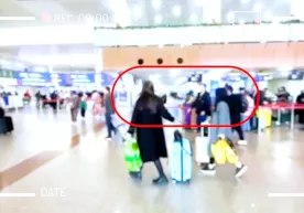 В аэропорту Ташкента поймали женщину, пытавшуюся отправить двух девушек в Турцию для занятий проституцией фото