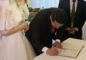 Shavkat Mirziyoyev nikoh yoshi to‘g‘risidagi qonunni tasdiqladi фото
