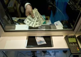 Yevrokomissiya dollar o‘rniga yevrodan faolroq foydalanishga chaqirdi фото
