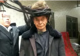 Xitoy fuqarosi 54 yil davomida sochini o‘stirdi (video) фото