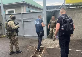 Украинанинг 11 минтақасидаги «военкомат»ларда 100 га яқин тинтув ўтказилди фото
