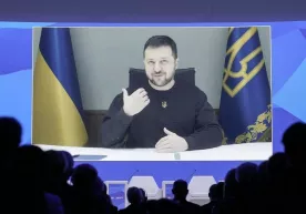 Зеленский Си Цзиньпинга хат ёзиб, уни рафиқасидан бериб юборди фото