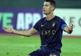 Ronaldu Eronda rassomni bag‘riga bosgani uchun 99 darra jazoga hukm qilindi фото