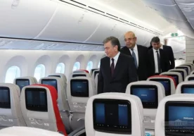 Shavkat Mirziyoyev AQShdan olib kelingan yangi samolyotni ko‘zdan kechirdi (foto) фото